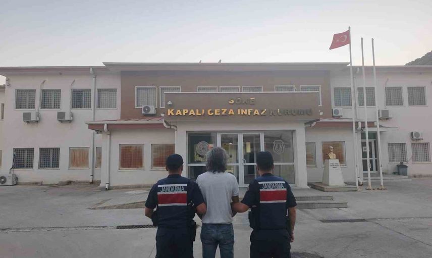 Kuşadası’nda baskında ketamin ve Lyrica hapları ele geçirildi