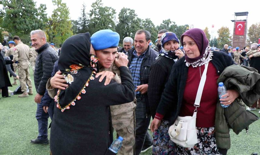 Safranbolu'da komando ruhu yeni mezunlarla sahneye çıktı