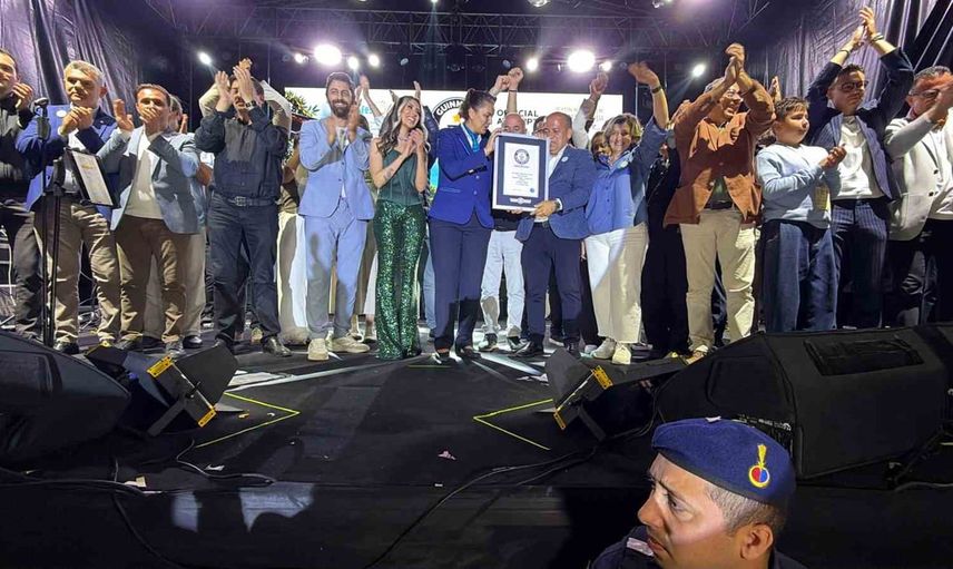 Edremit'te festivale damga: zeytinyağı tadımıyla Guinness rekoru