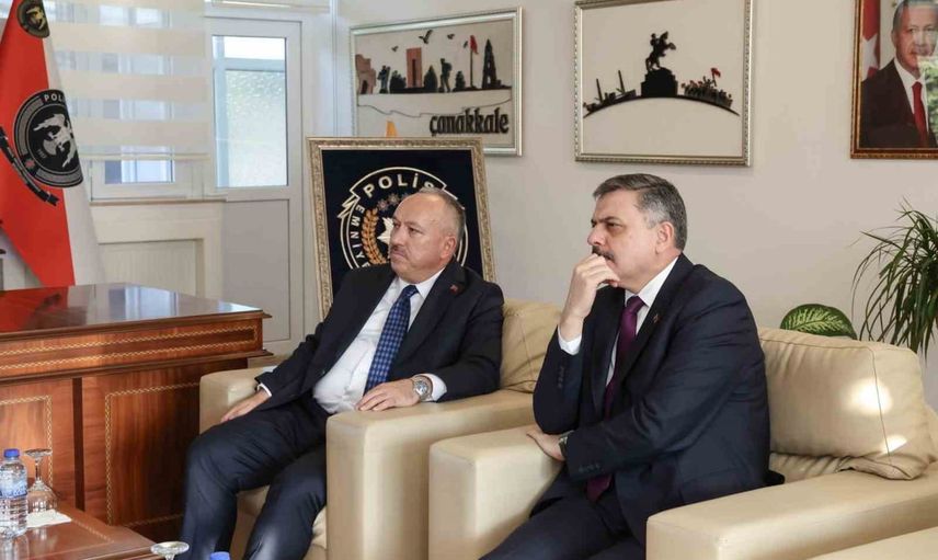 Genç polis adaylarının eğitimini yerinde değerlendirdi