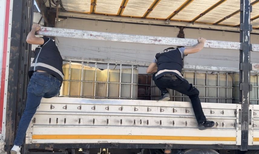 Sınır kentinde nakliye firmasına baskın: 9 bin litre kaçak akaryakıt ele geçirildi