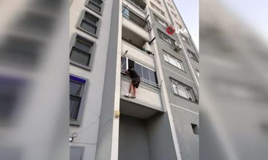 Balkondan sarkınca yakayı ele veren aranan zanlı Karabağlar'da yakalandı