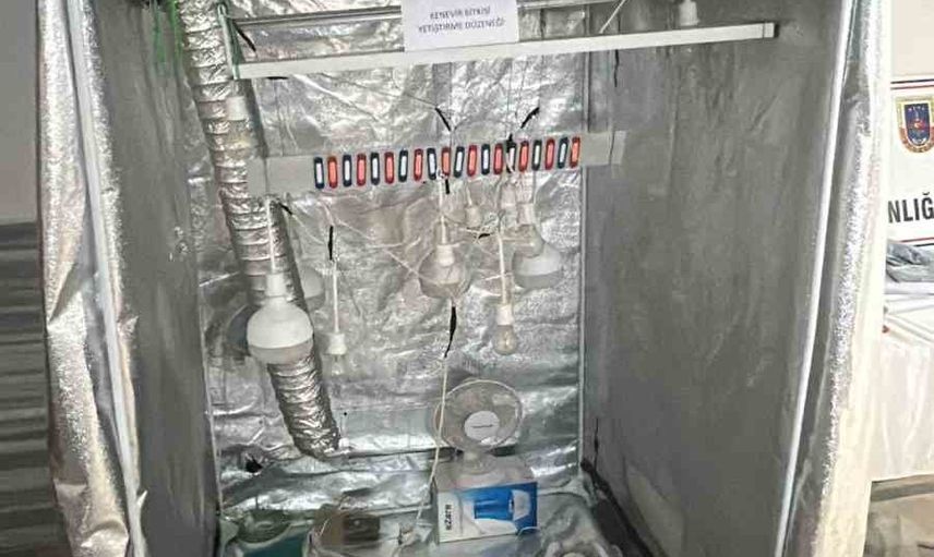 Odanın içinde gizli bölme bulundu: Anamur'da uyuşturucu üretimine baskın