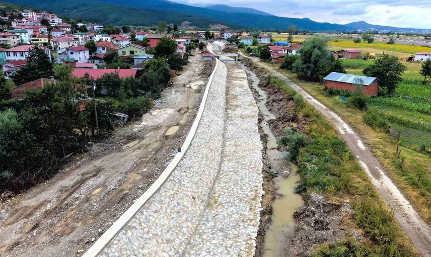 Ladik'te dere yatağı güvence altına alınıyor: 8 mahalle taşkın riskinden korunacak
