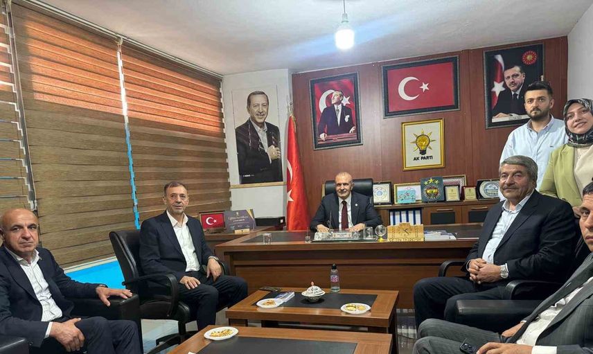 Burhan Kayatürk Patnos'ta Türkiye Yüzyılı Şehir Buluşmaları kapsamında talepleri dinledi