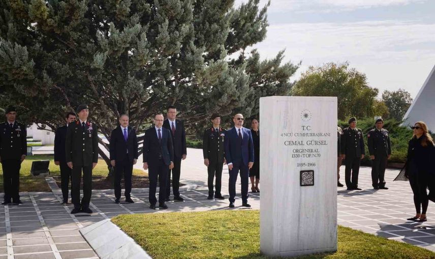 Dördüncü cumhurbaşkanı Cemal Gürsel vefatının 60. yılında sınırlı katılımla anıldı