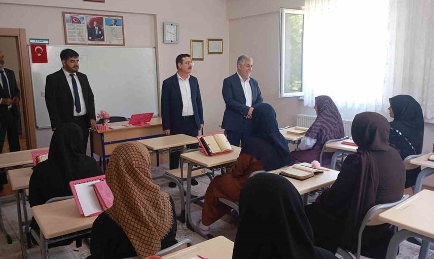 Karakoçan'da müftüler din hizmetlerinin yol haritasını tartıştı