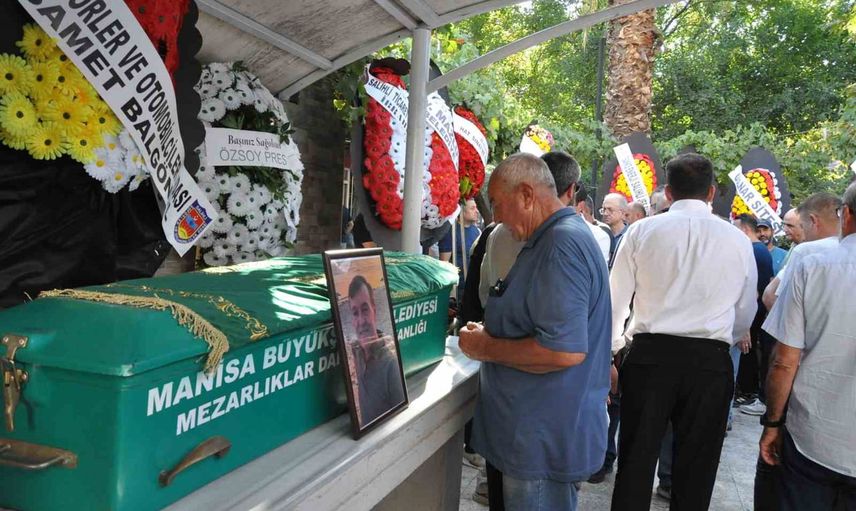 Salihli'deki patlamada hayatını kaybeden tesis sahibi son yolculuğuna uğurlandı