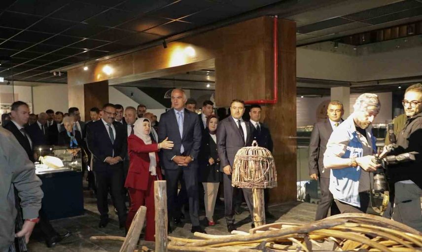 kütahya arkeoloji ve maden müzesi kapılarını ziyaretçilere açtı