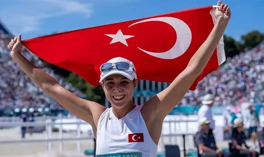 Bakan Bak'tan İlke Özyüksel Mihrioğlu'na tebrik