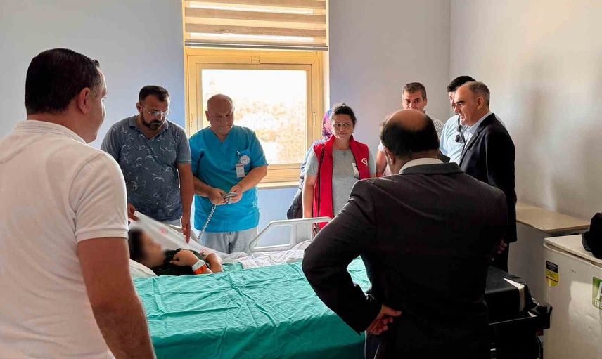 Vali Vahdettin Özkan kriz masasında: yaralı öğrenciler ve aileleriyle görüştü