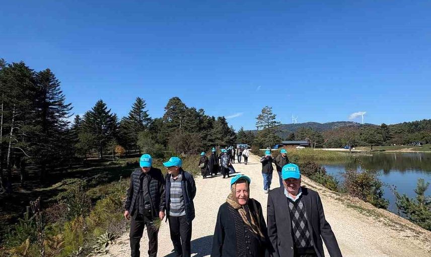 Yaşlılar Karagöl Yaylası'nda doğayla taze enerji buldu