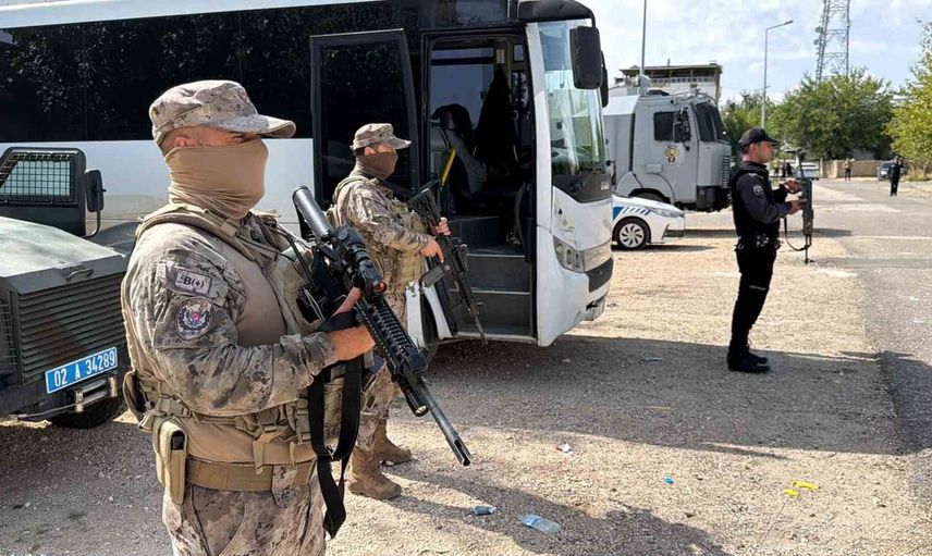Mahallede sükunet bozuldu: yüksek sesli müzik tartışması silahlı çatışmaya yol açtı