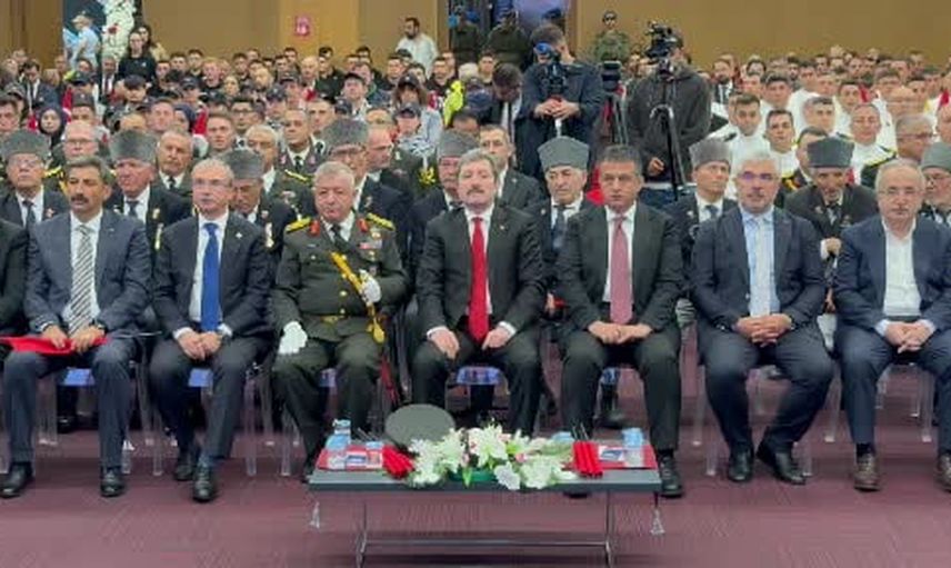 Sağanak yağmura rağmen Samsun’da 30 Ağustos coşkusu sürdü