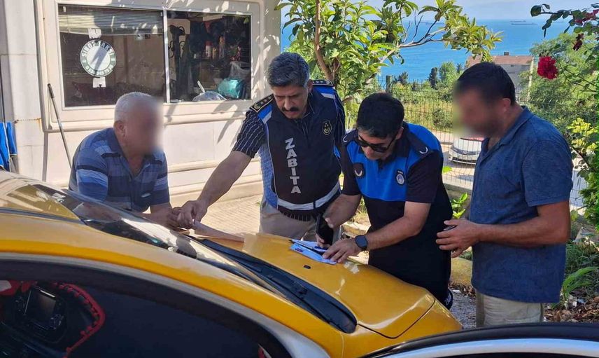 Sinop'ta ticari taksiler ruhsat ve kimlik belgeleri için denetlendi