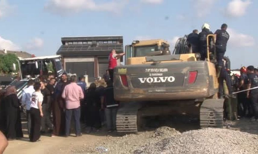 Tuzla'da kanalizasyon çalışmasında göçük: işçi ekiplerce kurtarıldı