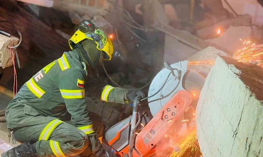 Kolombiya'yı sarsan 7.4'lük depremde can kaybı 181'e yükseldi