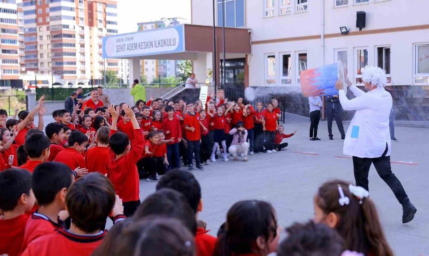 Okullarda bilimi, sanatı ve geleneksel oyunları buluşturan proje öğrencilere farklı deneyimler sunuyor
