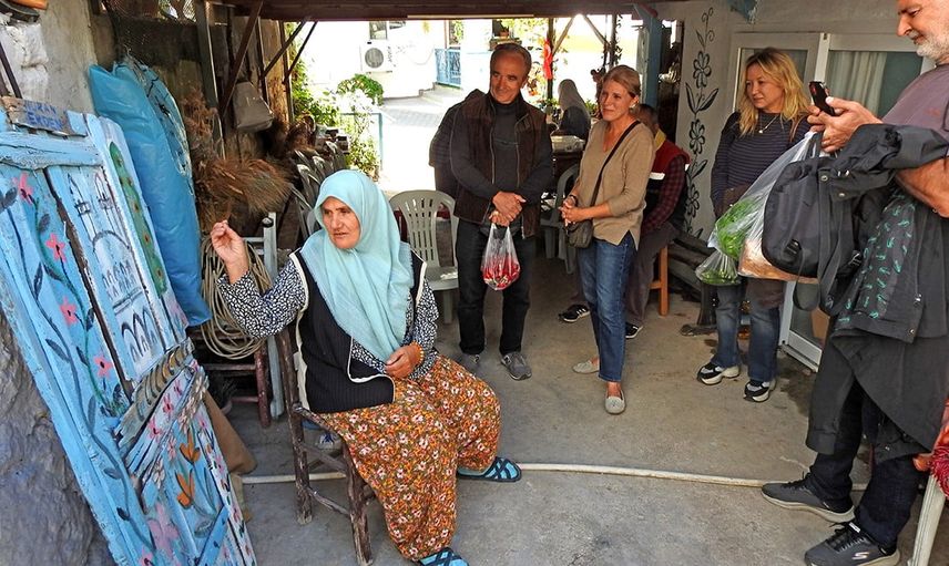 Germiyan'ın unutulmuş kapısı Nuran Erden'in fırçasında kültürel hafızaya dönüştü