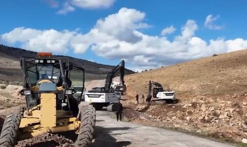 Kilis'te köy yolları yenileniyor: sıcak asfalt ve yeni güzergah çalışmaları sürüyor