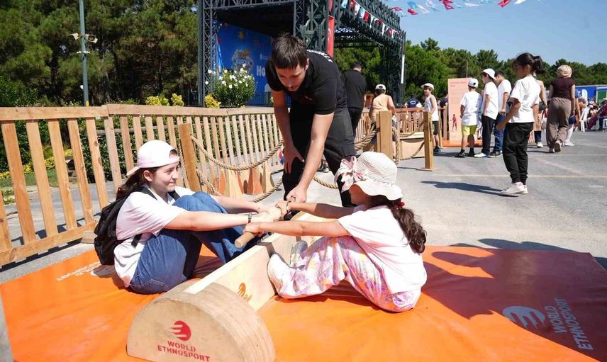 Yaz Kur’an kurslarında hem ilim hem oyun: Ümraniye’de kapanış coşkusu