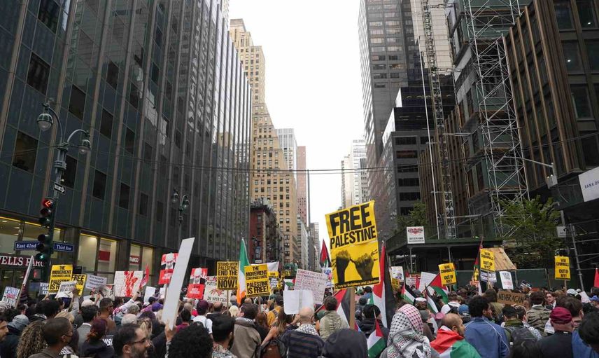 Manhattan'da binlerce kişi Netanyahu'ya tepkisini yürüyüşle gösterdi