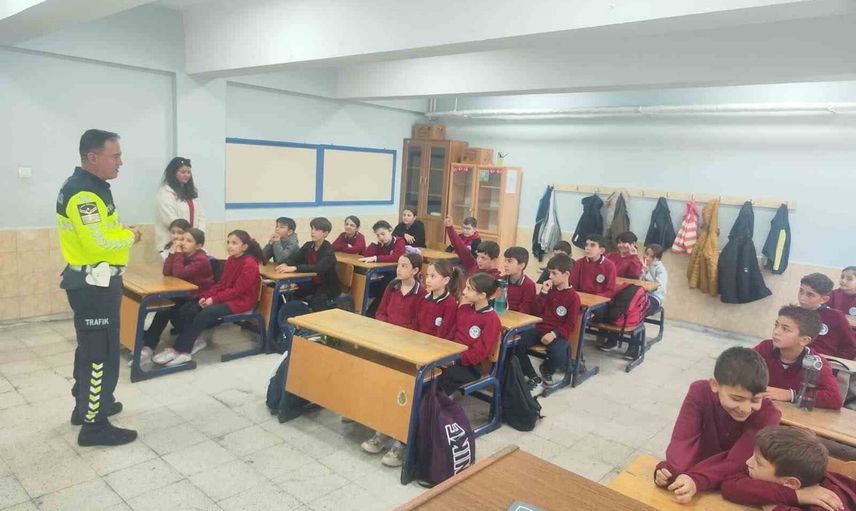 Tınaztepe'de 29 öğrenciye trafikte güvenlik eğitimi