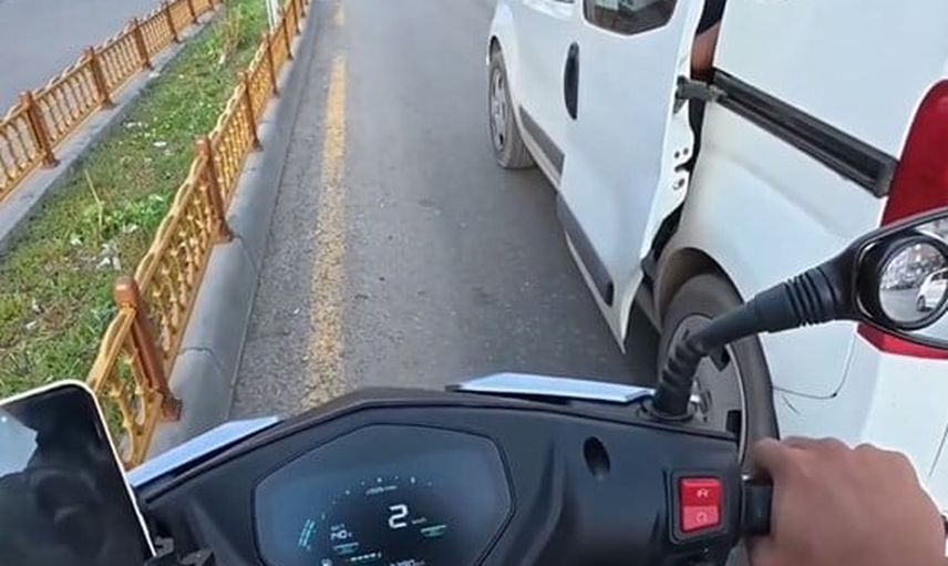 Yol tartışması kameralı tebessümle sonlandı