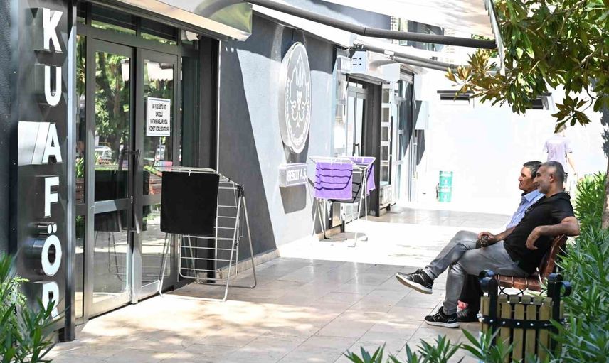 Manisa'da Emekli Kafe, emeklilere ve engellilere uygun fiyatlı kişisel bakım sunuyor