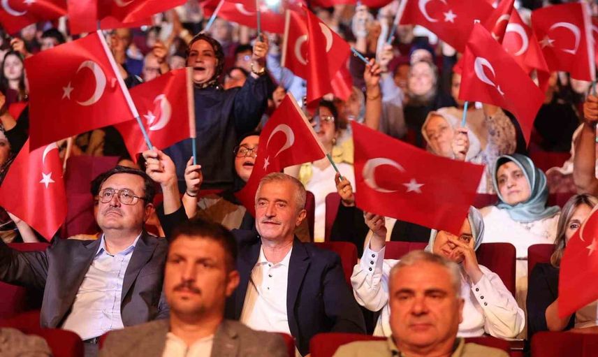 Gaziantep'te zafer coşkusu: Uğur Işılak'tan duygulu gece