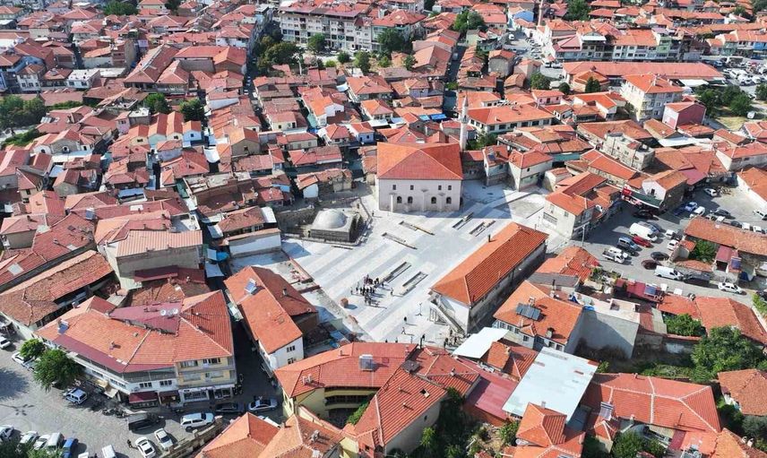 Kula'nın tarihi çarşısına modern bir merkez: eski pazar yerinden meydan doğuyor