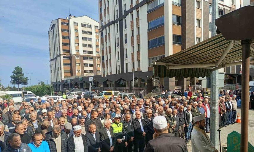 Kaza sonucu hayatını kaybeden genç Beşikdüzü'nde son yolculuğuna uğurlandı