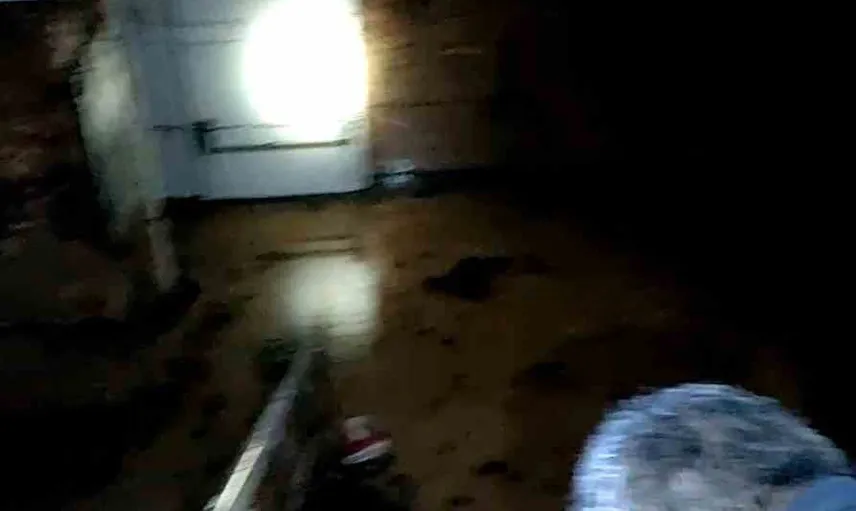 İtfaiyenin 7 saatlik müdahalesi Yurtbaşı'nda okulun bodrumunu boşalttı