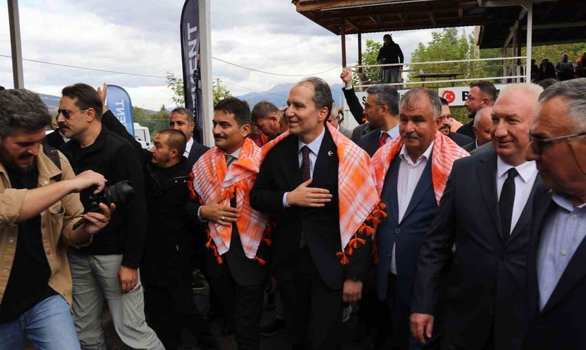 Erbakan Beyağaç'ta yağlı güreşlere destek verdi