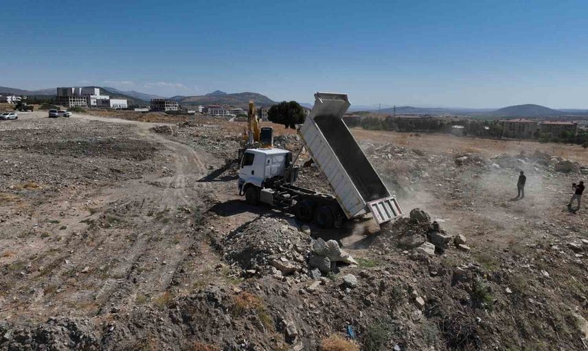 Dicle’de çöp sahasından halka açık yeşil alana dönüşüm tamamlandı