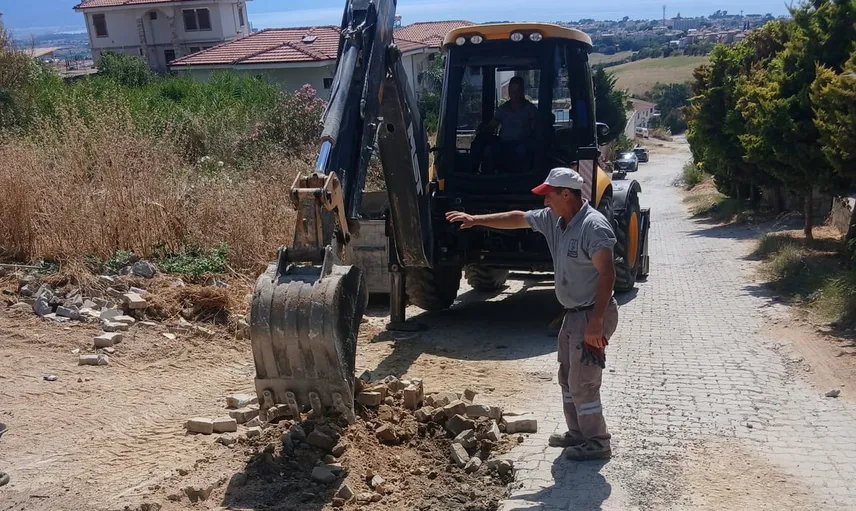 Kuşadası'nın eski yolları adım adım yenileniyor