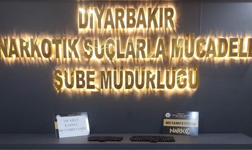 diyarbakır'da kapsüllerde 1 kilo 280 gram metamfetamin çıktı: iki yabancı uyruklu tutuklandı