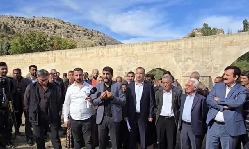Çermik'te Sinek Çayı'nın kirlenmesine tepki: muhtar ve halk çözüm talep ediyor
