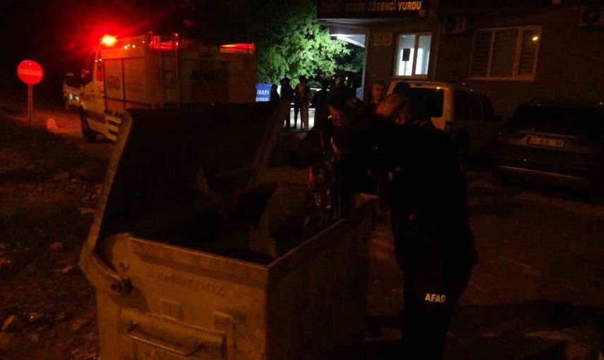 Gece yarısı Malatya yurdunda kırılan termometrenin cıvası iki öğrenciyi etkiledi