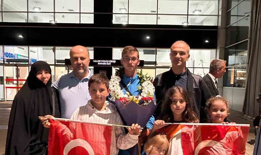 Kahramanmaraş'ta genç atlı okçunun coşkulu dönüşü