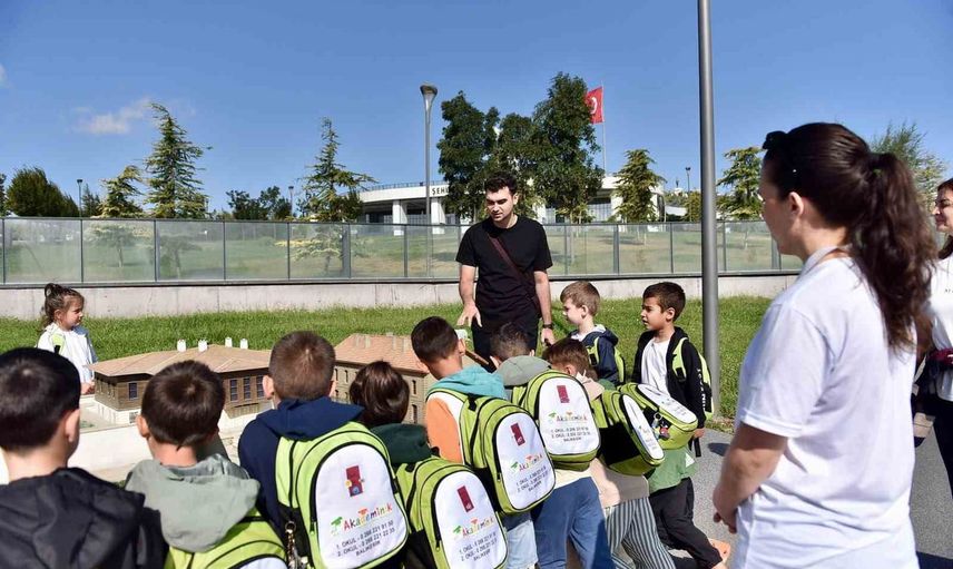 Çocuklar minyatürlerle Balıkesir'in tarihine dokundu