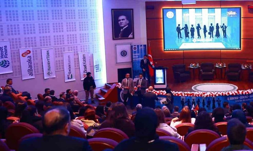 Sekmen'den gençlere iş hayatına sağlam adımlarla girin çağrısı
