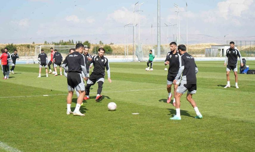 Muşspor Şanlıurfa'da 1. Lig umutlarını canlı tutuyor