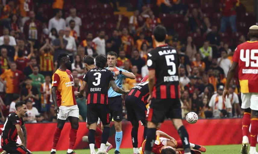 Sezonun ilk ihraç edilen ismi Alexandros Kyziridis oldu
