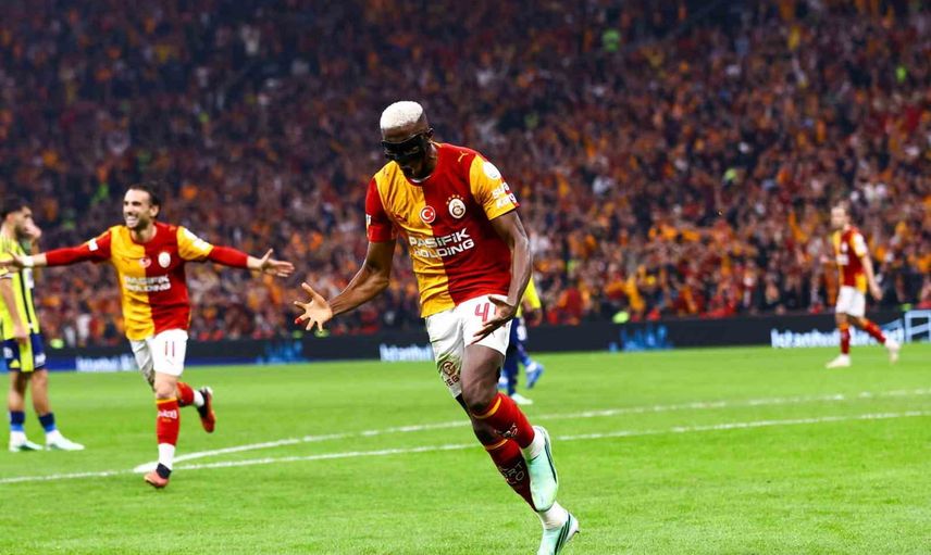 Osimhen derbide iki golle ligdeki sayısını 8'e yükseltti