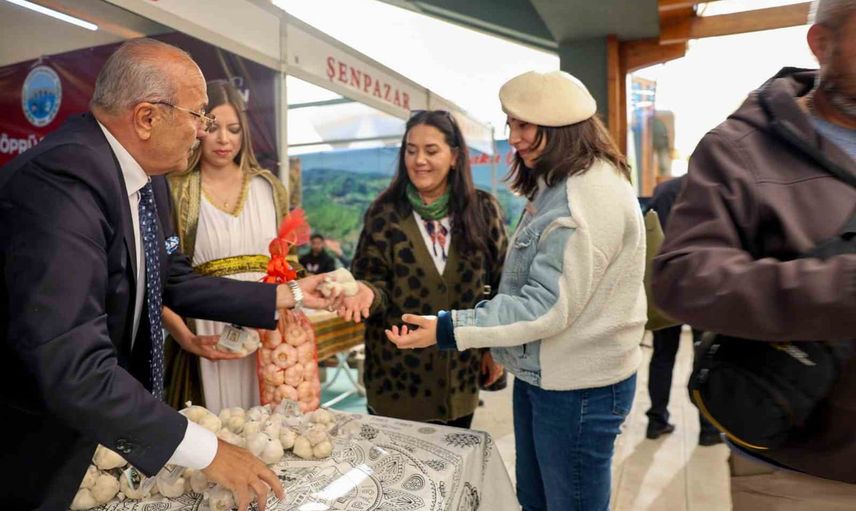 Ankara'da Taşköprü sarımsağı başkent günlerinde vatandaşa ulaştı
