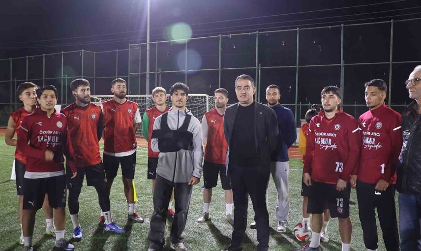 Kaza atlattı sahaya döndü: Koçarlı Belediyespor'a başkandan moral ziyareti
