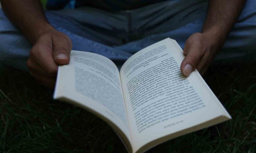 Kitapla rehabilitasyon: Diyarbakır denetimli serbestlikte mekân tanımayan okuma etkinlikleri