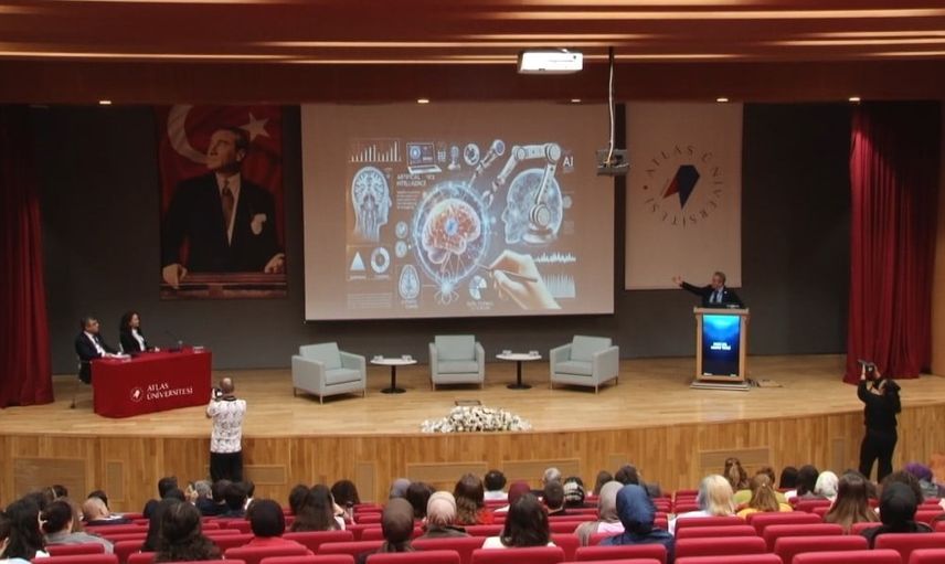 Nörofest 2026'da yapay zekâ ve disiplinlerarası yaklaşımlar masaya yatırıldı