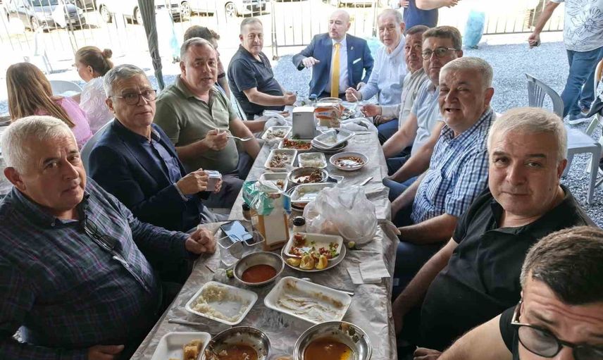 Aydın ticaret odası'nda keşkekli genel kurul üyeleri bir araya getirdi